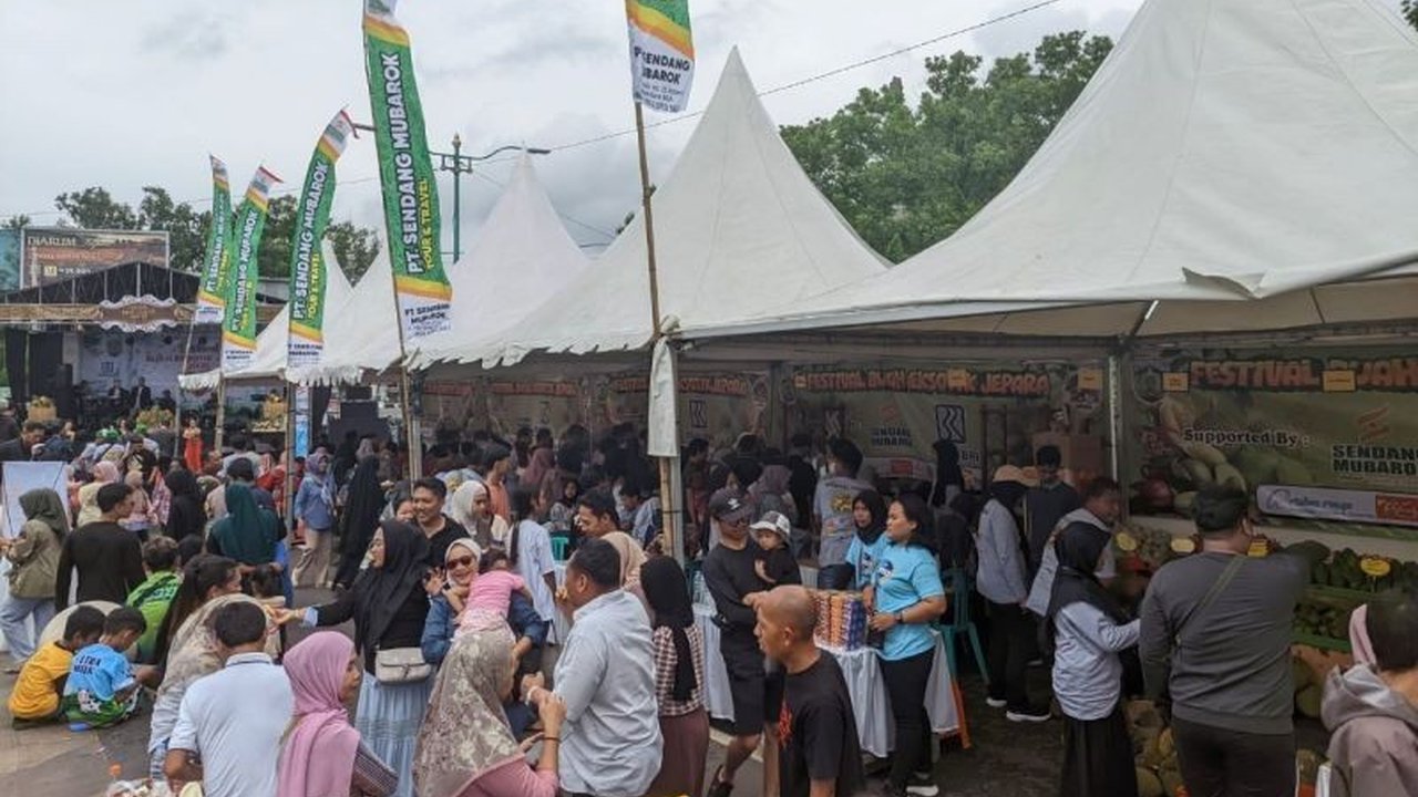 Pemerintah Kabupaten Jepara menggelar Festival Buah Eksotik Jepara untuk memajukan sektor pertanian, meningkatkan nilai ekonomi produk lokal, dan menjadikan Jepara destinasi agrowisata unggulan.