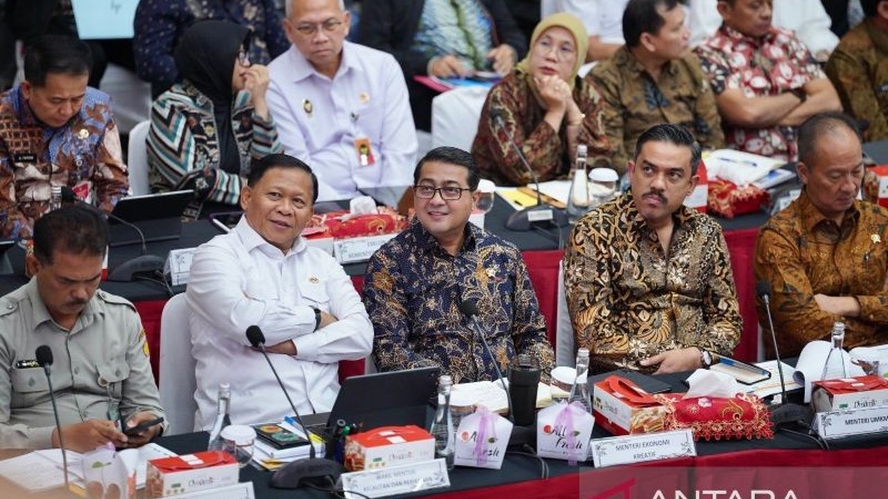 Kemenekraf aktif membantu pemulihan kegiatan usaha di daerah terdampak bencana di Sumatera. Melalui inisiatif Ekraf Peduli, Kemenekraf berupaya menggerakkan kembali roda ekonomi dan kreativitas masyarakat pasca bencana.