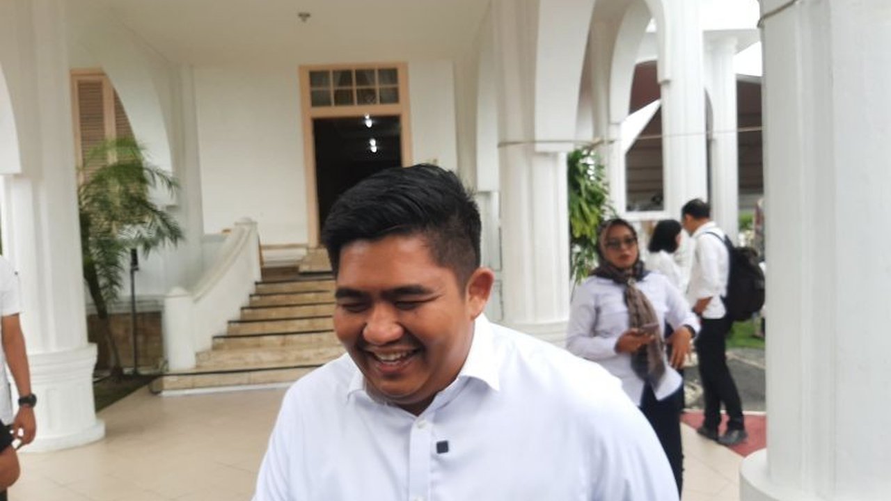 Bupati Bintan Roby Kurniawan mengumumkan sepuluh dapur Satuan Pelayanan Pemenuhan Gizi (SPPG) Bintan telah beroperasi hingga awal 2026, menjadi pilar utama program Makan Bergizi Gratis (MBG) untuk 43 ribu penerima manfaat.