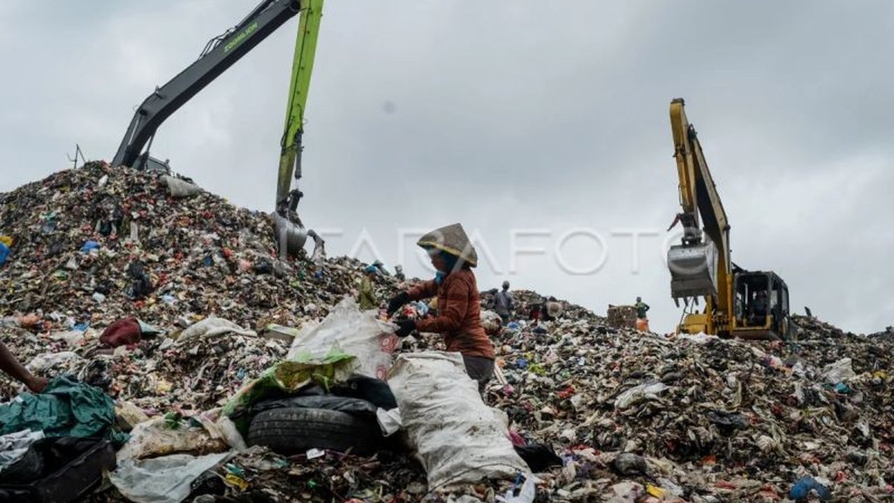 DPRD Kota Tangerang menekankan pentingnya Pengelolaan Sampah di Hulu secara masif di tingkat RW dan kelurahan sebagai solusi krusial mengurangi volume sampah ke TPA dan mencegah darurat sampah nasional.