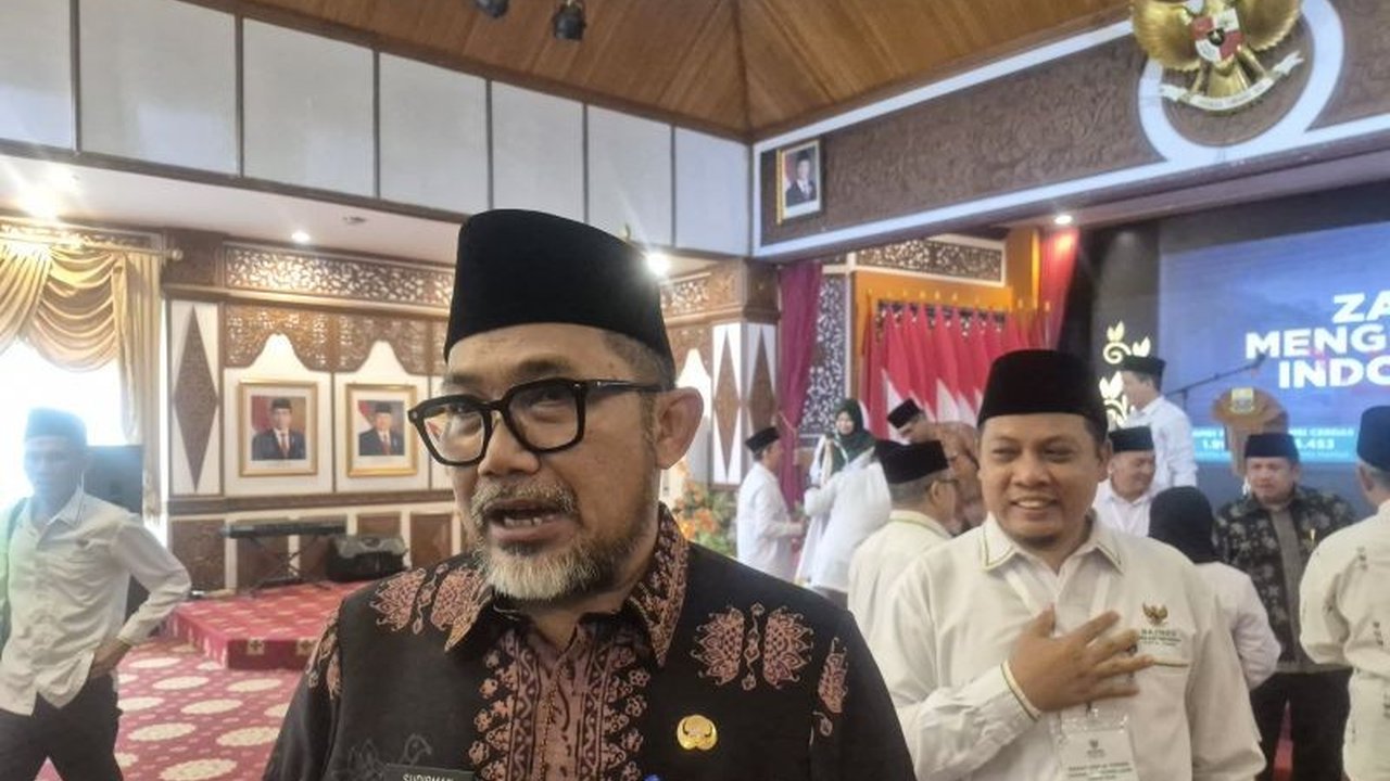 Badan Kepegawaian Negara (BKN) menunda hak penundaan pensiun tersangka korupsi Dana Alokasi Khusus (DAK) Disdik Jambi, Varial Adhi Putra, hingga ada putusan hukum tetap. Simak detail penundaan dan kasus korupsi yang menjeratnya.