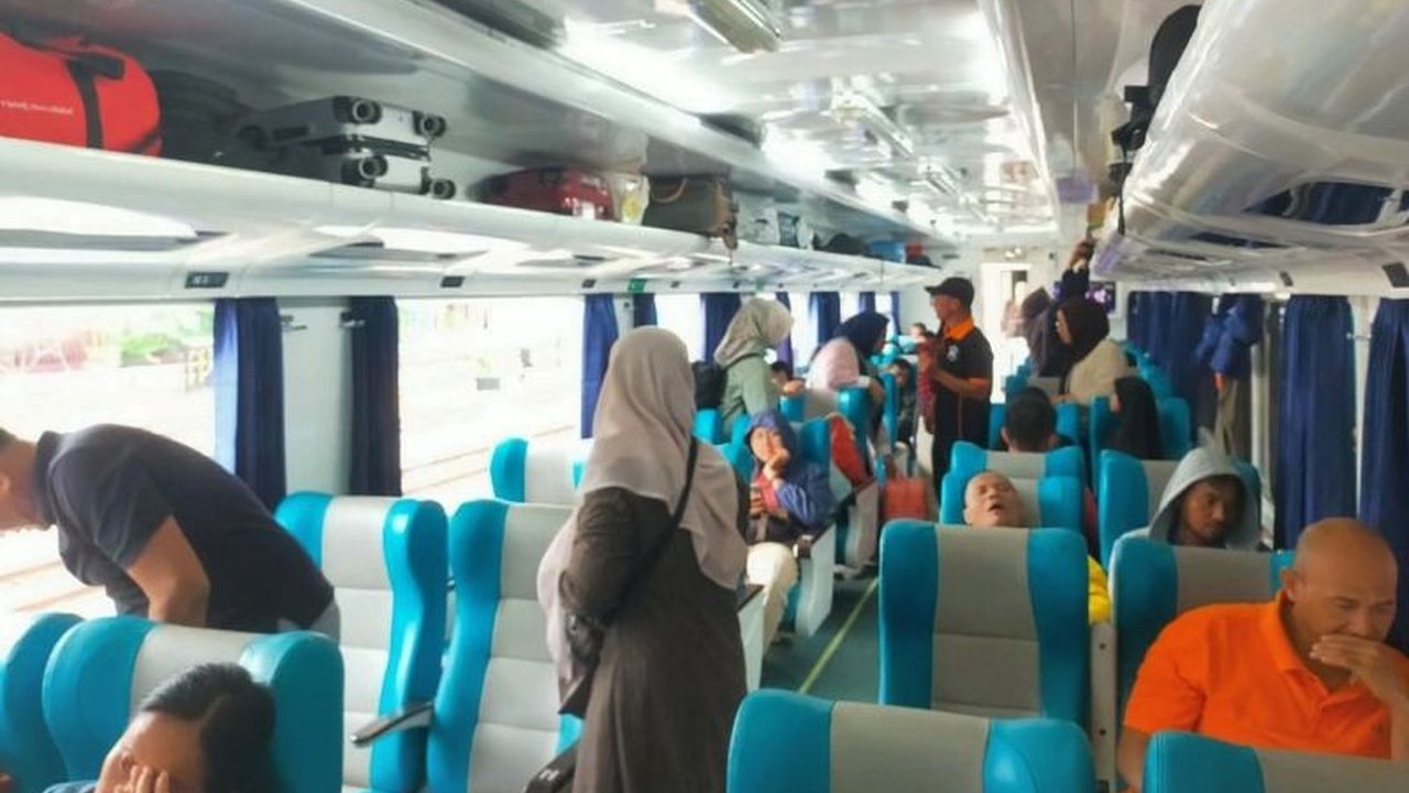 PT KAI Daop 7 Madiun mencatat lonjakan signifikan penumpang kereta api selama libur Isra Miraj 2026, menegaskan peran vitalnya sebagai tulang punggung transportasi publik.
