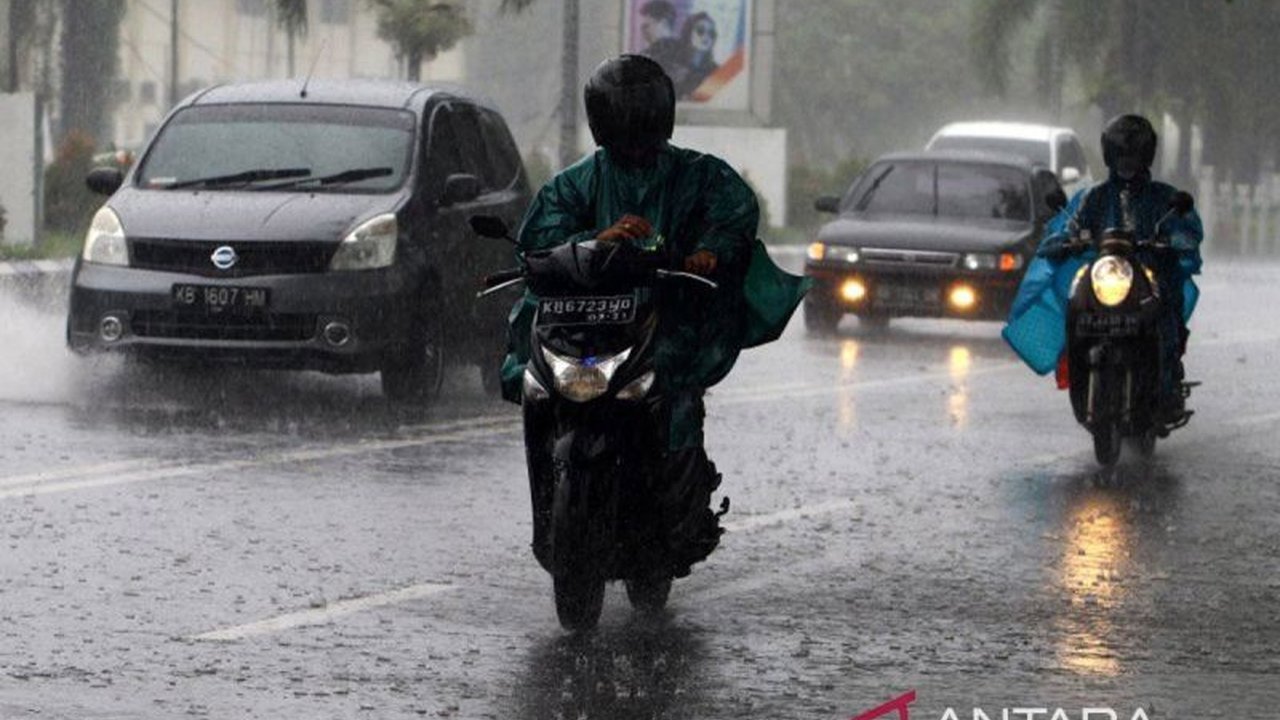 BMKG memprediksi tren hujan lebat di Nusa Tenggara Barat melandai pada awal Januari 2026, namun masyarakat tetap diimbau waspada potensi banjir lokal.