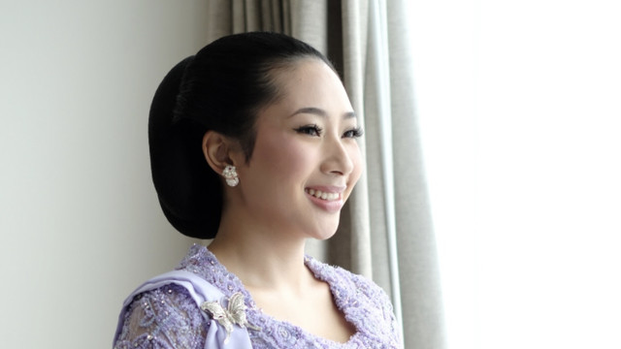 Model Kebaya Soft Ungu Terbaru 2026/Instagram/@louisedaniellaa