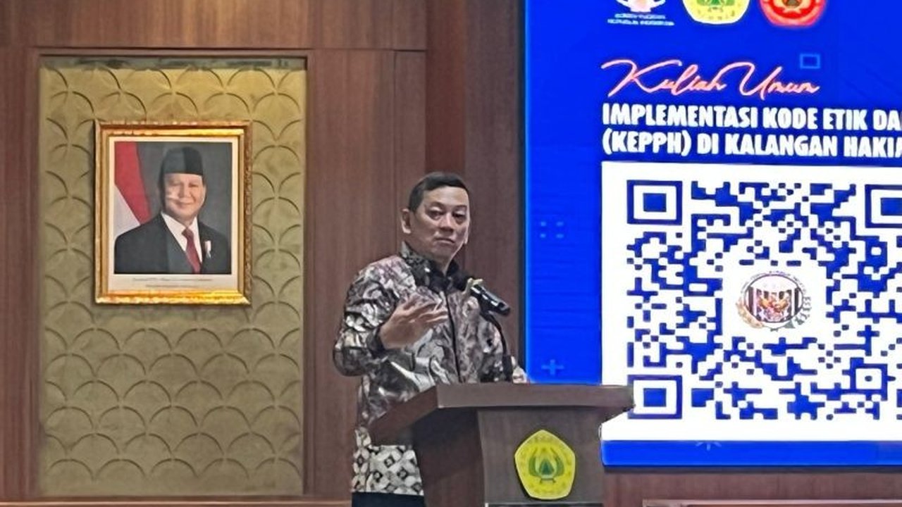 Ketua Komisi Yudisial (KY) Abdul Chair Ramadhan menyoroti Dualisme Pengawasan Hakim dan mengusulkan pembentukan badan pengawas terpadu untuk efektivitas serta integritas peradilan.