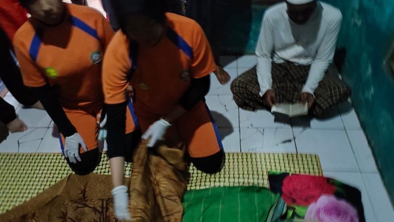 Tim SAR Gabungan berhasil menuntaskan operasi pencarian dan evakuasi nelayan Serang bernama Andi (30) yang dilaporkan jatuh di Perairan Lontar, Serang, Banten, pada hari kedua pencarian.