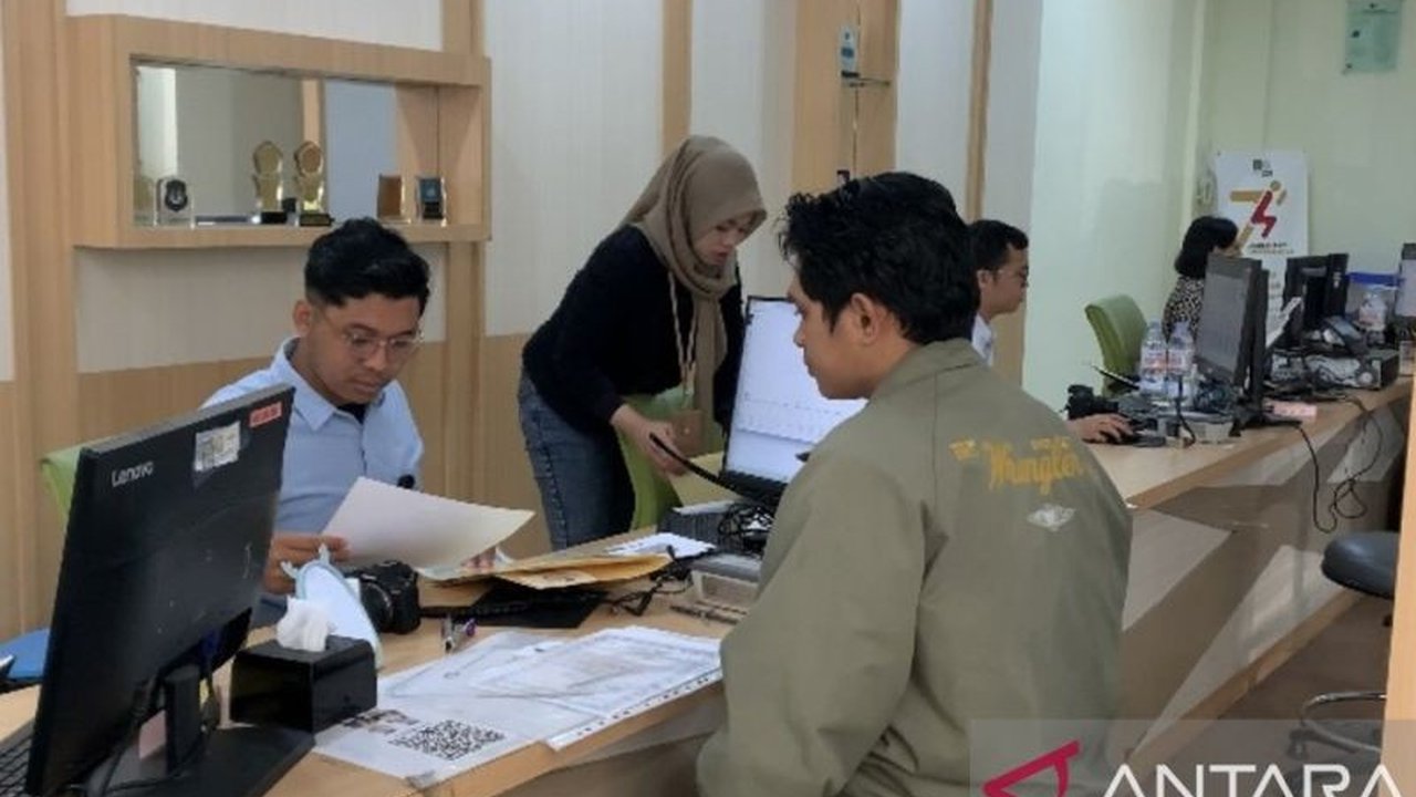 Kantor Imigrasi Kelas I Khusus TPI Batam sukses menggelar layanan Paspor Simpatik dengan kuota 100 pemohon dalam rangka Hari Bakti Imigrasi ke-76, menarik minat tinggi masyarakat.