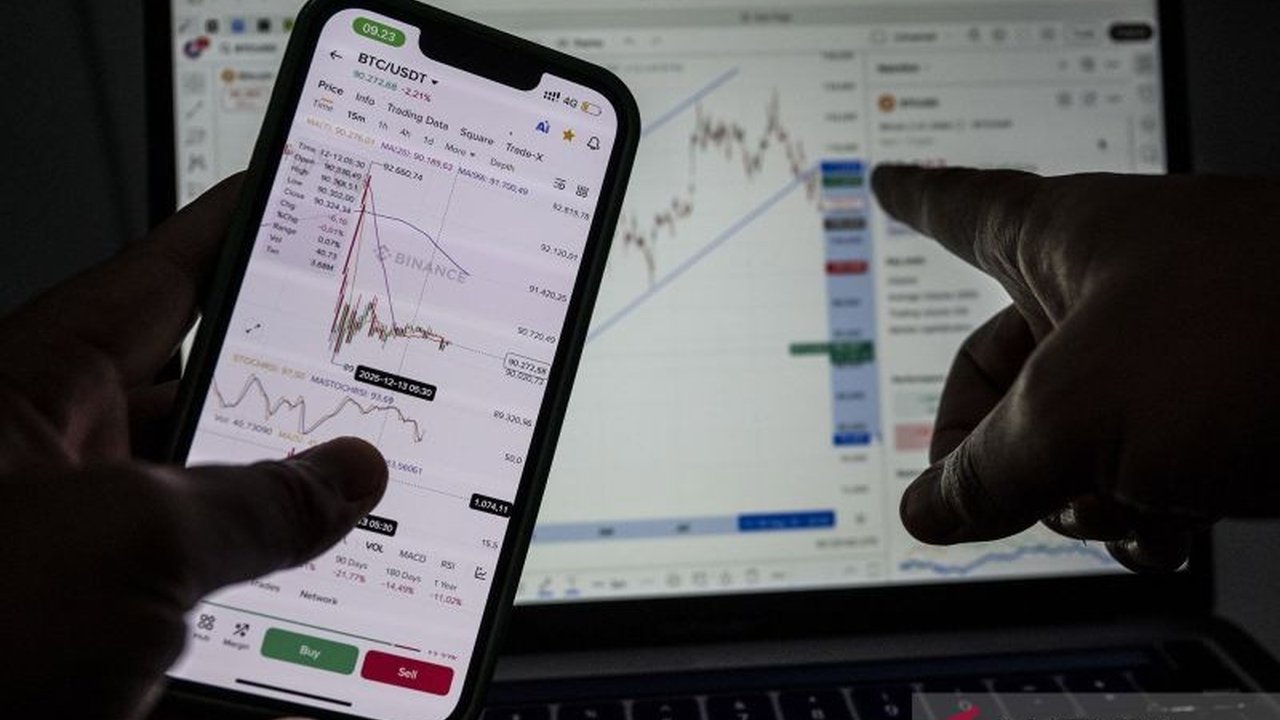 Pengamat menilai **penerapan PoR dan UU P2SK** krusial untuk memperkuat perlindungan konsumen aset digital di Indonesia. Bagaimana sinergi ini akan membentuk ekosistem kripto yang lebih transparan dan aman di masa depan?