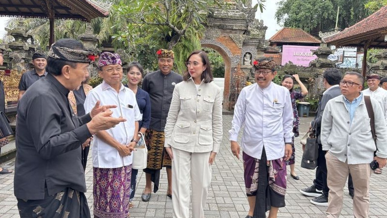 Bali kembali mengukir sejarah! Pulau Dewata dinobatkan sebagai Bali Destinasi Wisata Terbaik Dunia 2026 oleh TripAdvisor, membuktikan daya tariknya tak tergoyahkan meski diterpa berbagai isu. Pencapaian luar biasa ini menegaskan posisi Bali sebagai magnet