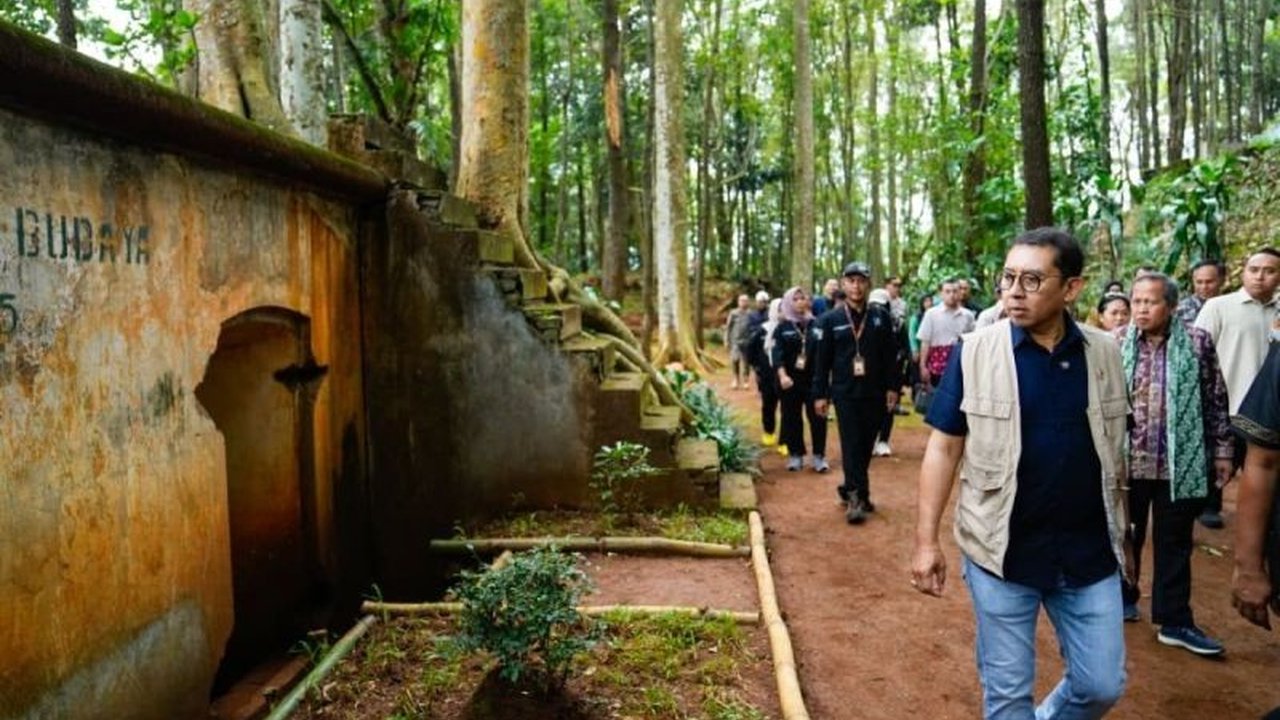 Menteri Kebudayaan Fadli Zon mendorong Benteng Gunung Kunci dan Benteng Palasari di Sumedang menjadi Cagar Budaya Nasional, demi pelestarian sejarah dan ekosistem alam yang maksimal.