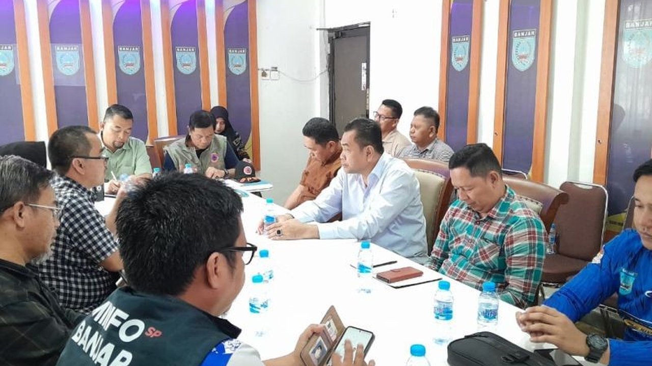 Pemerintah Kabupaten Banjar resmi menurunkan status transisi banjir Banjar dari tanggap darurat menuju pemulihan, menyusul surutnya debit air dan kembalinya pengungsi ke rumah masing-masing. Keputusan ini diambil berdasarkan kondisi lapangan dan berlaku m