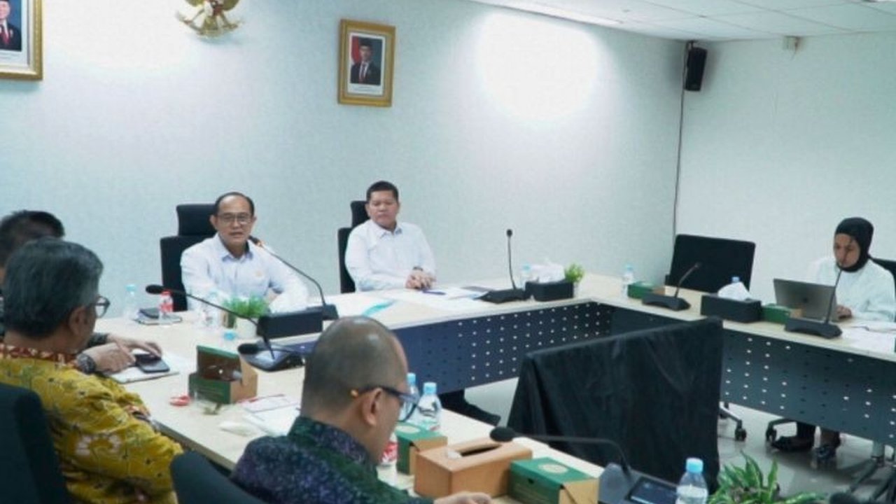 Kementerian Hukum (Kemenkum) menegaskan pentingnya transformasi digital dalam sistem pendidikan dan sertifikasi kurator, bertujuan menciptakan profesi yang lebih modern dan transparan.