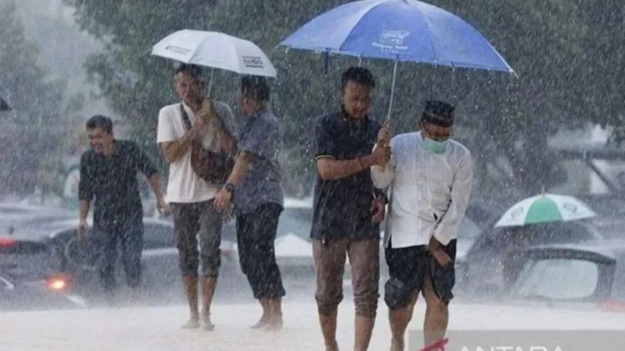 Badan Penanggulangan Bencana Daerah (BPBD) Magetan memetakan Kecamatan Poncol sebagai wilayah paling rawan longsor Magetan akibat cuaca ekstrem, mengimbau masyarakat untuk selalu waspada.