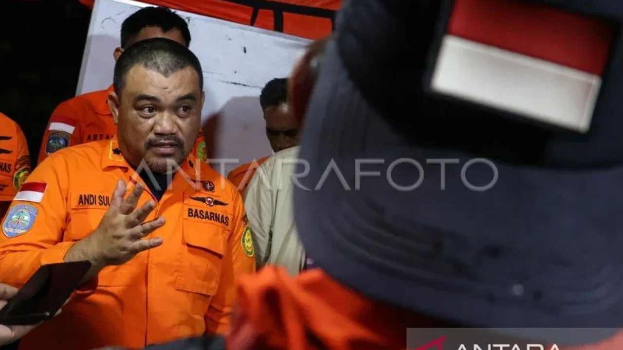 Tim SAR Gabungan dikerahkan penuh ke Gunung Bulusaraung setelah penemuan serpihan pesawat ATR 42-500, memicu pencarian intensif di medan sulit. Penemuan serpihan pesawat ATR Bulusaraung ini menjadi fokus utama operasi.
