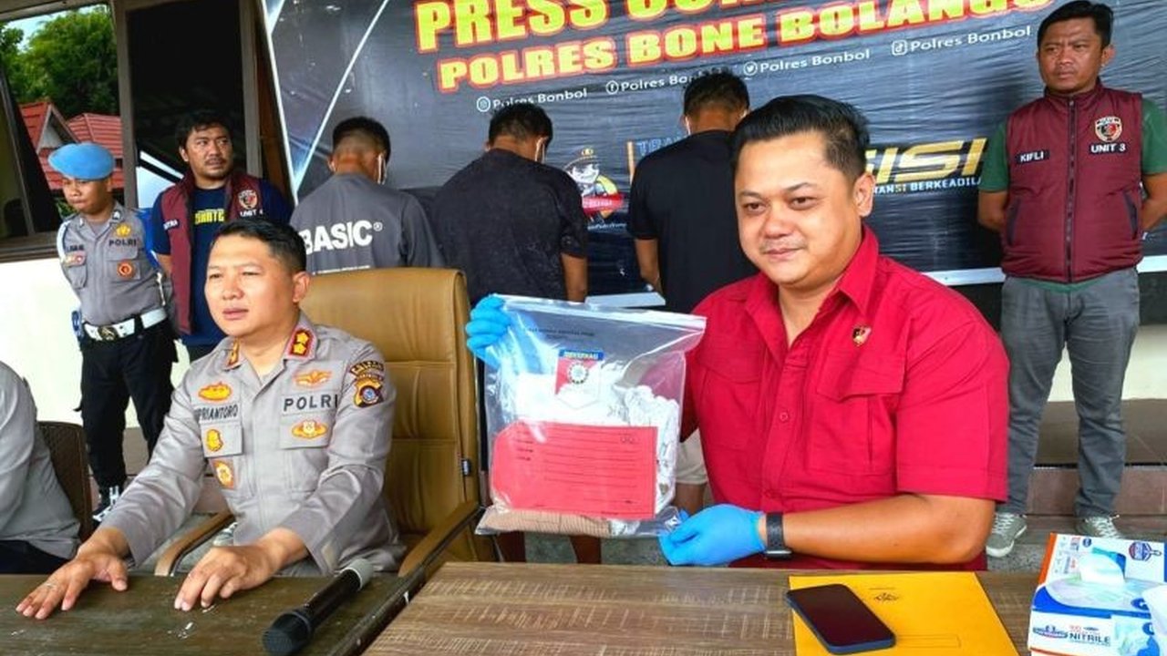 Tiga pria di Bone Bolango ditetapkan sebagai tersangka Kasus TPKS anak di bawah umur dan terancam hukuman 12 tahun penjara, memicu pertanyaan tentang perlindungan korban.