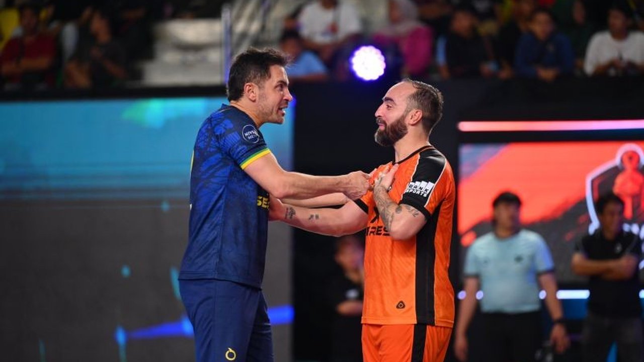 Dua legenda futsal dunia, Falcao dan Ricardinho, mengungkapkan kekaguman mereka terhadap Atmosfer Futsal Indonesia yang luar biasa di ajang X Series-2, Jakarta.