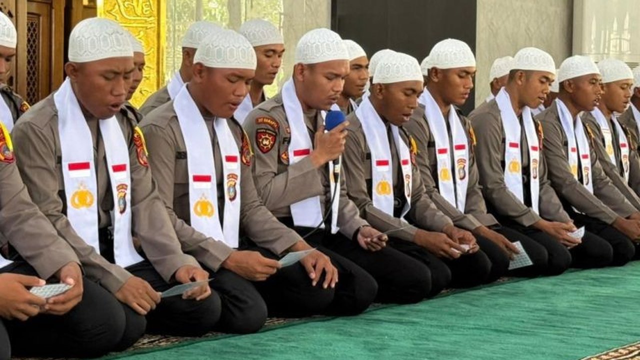 Polda Sulteng perkuat karakter humanis anggota Polri dalam menjalankan tugas dengan membentuk Tim Asmaul Husna, menanamkan nilai-nilai keimanan dan spiritualitas.
