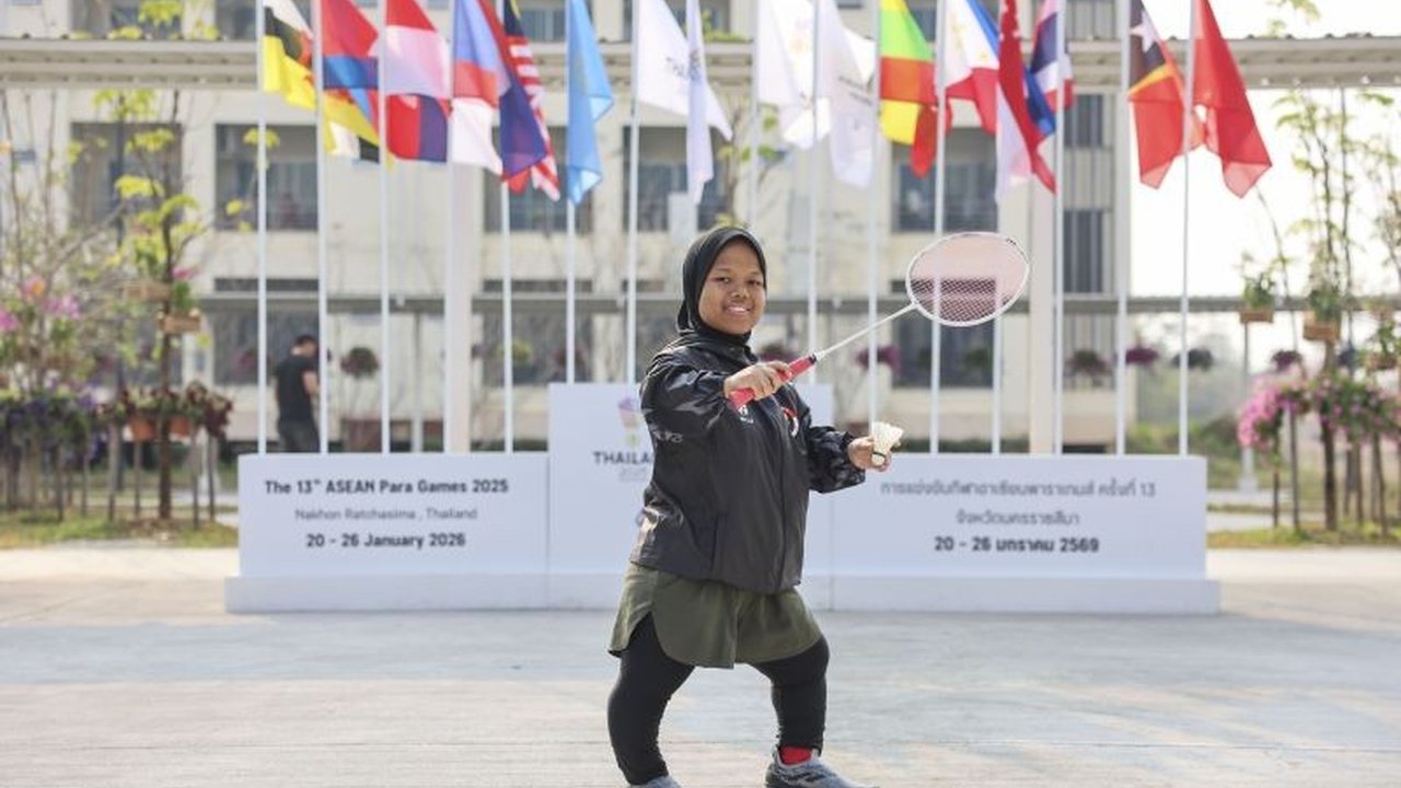 Atlet para bulu tangkis Indonesia, Apriliana Sulistyowati, siap menjalani debutnya di ASEAN Para Games 2025 Thailand, bertekad meraih medali dan mengatasi tantangan mental.