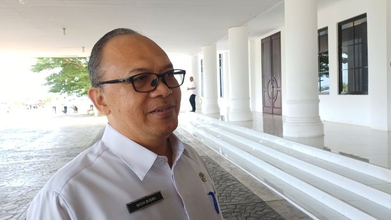 Dinas Kesehatan Kepulauan Riau melaporkan seorang warga Batam diduga suspek MERS-CoV setelah pulang dari ibadah umrah. Simak detail penanganan kasus dan imbauan kesehatan terkait MERS-CoV Batam.