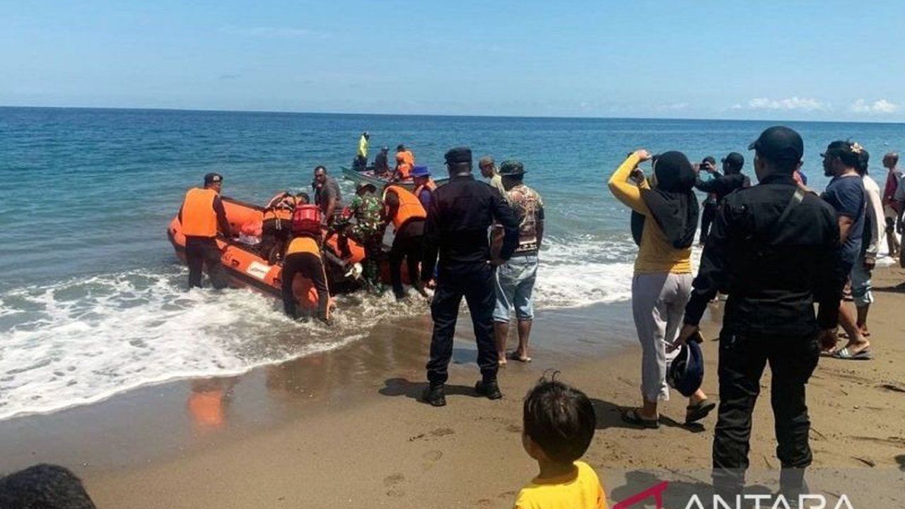 Tim SAR gabungan mengerahkan kekuatan penuh untuk mencari Kisman Latumapayahu, seorang nelayan SBB yang hilang kontak saat melaut di Perairan Desa Kasieh, Maluku, sejak Kamis lalu.