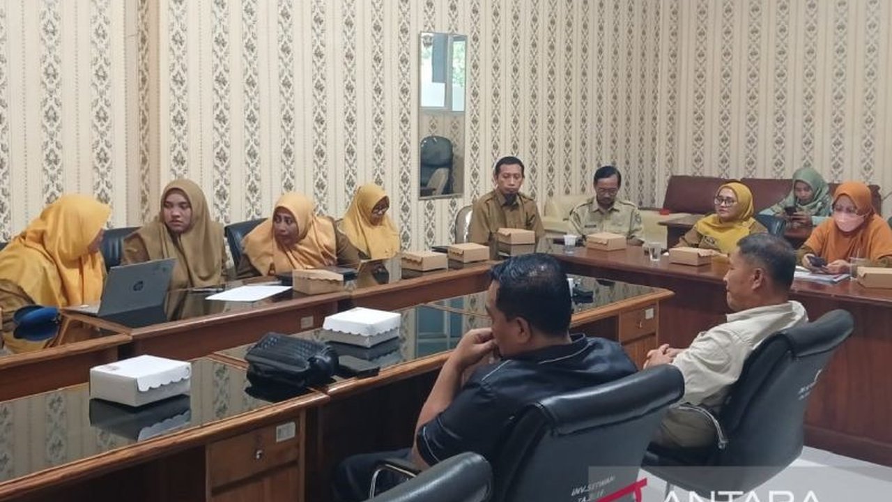 DPRD Situbondo mendesak Dispertangan segera cari solusi **pengoperasian sumur bor** pertanian yang belum berfungsi. Sembilan titik sumur bor terkendala listrik, menghambat petani.