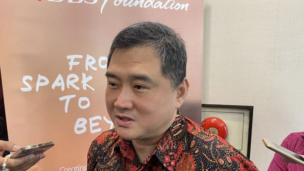 PT Bank DBS Indonesia menargetkan pertumbuhan bisnis wealth management mencapai dua digit hingga tahun 2026, didorong strategi penetrasi pasar dan peran krusial bancassurance.