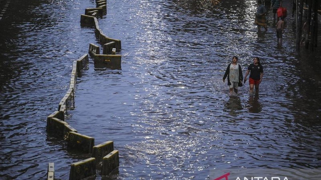 Ketua DPRD DKI Jakarta Khoirudin mendesak penanganan banjir Jakarta dilakukan secara terintegrasi lintas sektor untuk mengatasi masalah klasik Ibu Kota.