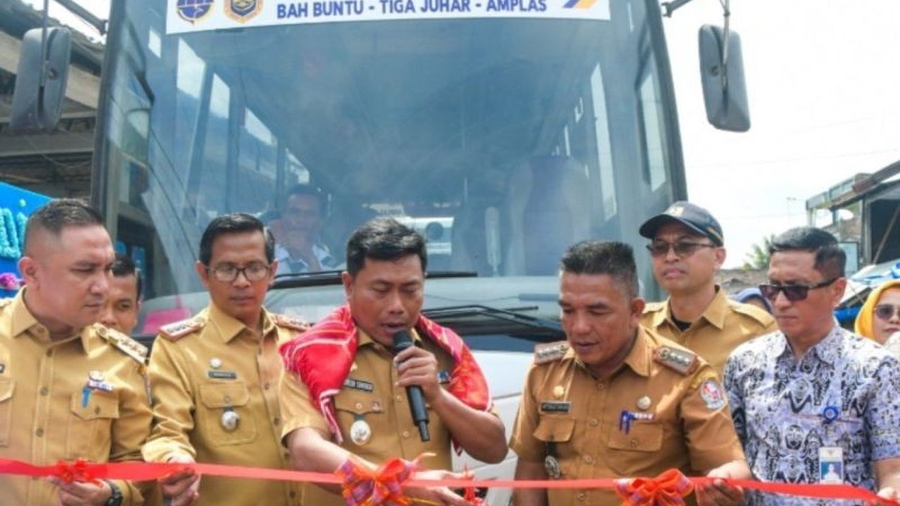 Pemerintah resmi mengoperasikan dua unit Bus Perintis di Deli Serdang, Sumatera Utara, membuka aksesibilitas baru dan menjadi penggerak ekonomi di wilayah terpencil.