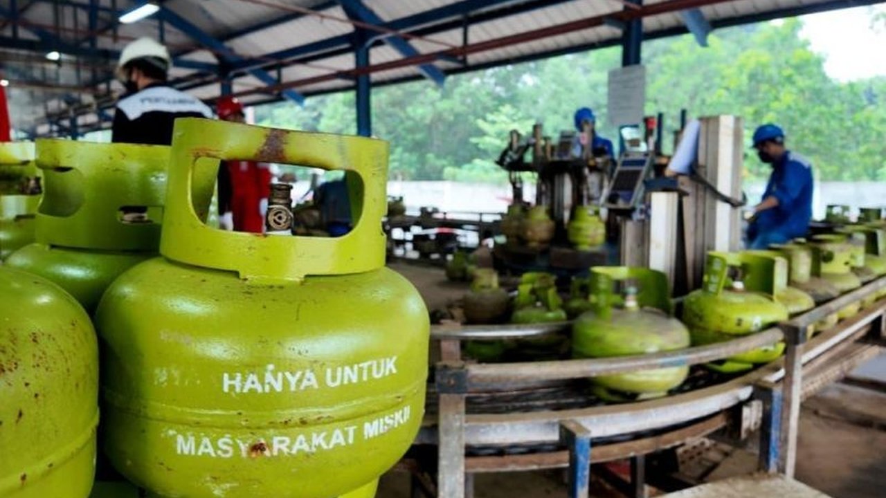 Pertamina Patra Niaga Regional Sumbagsel memastikan ketersediaan dan harga LPG subsidi 3 kg di Pulau Bangka aman dengan mengoptimalkan distribusi 48.160 tabung.