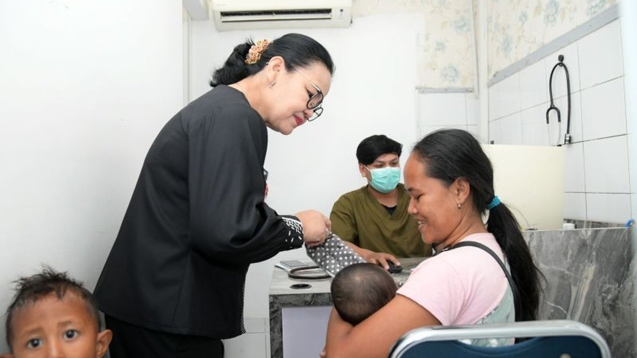 Pemerintah Kota Semarang berhasil mencapai cakupan Universal Health Coverage (UHC) 100 persen hingga Desember 2025, memastikan seluruh penduduk terlindungi jaminan kesehatan. Capaian UHC 100 Persen Semarang ini menjadi fondasi penting bagi kualitas hidup.