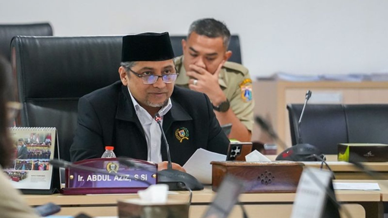 Rancangan Peraturan Daerah (Raperda) Rencana Pembangunan Industri Provinsi DKI Jakarta (RPIP) menjadi dokumen strategis. Ini akan menjadi acuan pengembangan industri Jakarta selama dua dekade ke depan, membentuk arah ekonomi metropolitan.