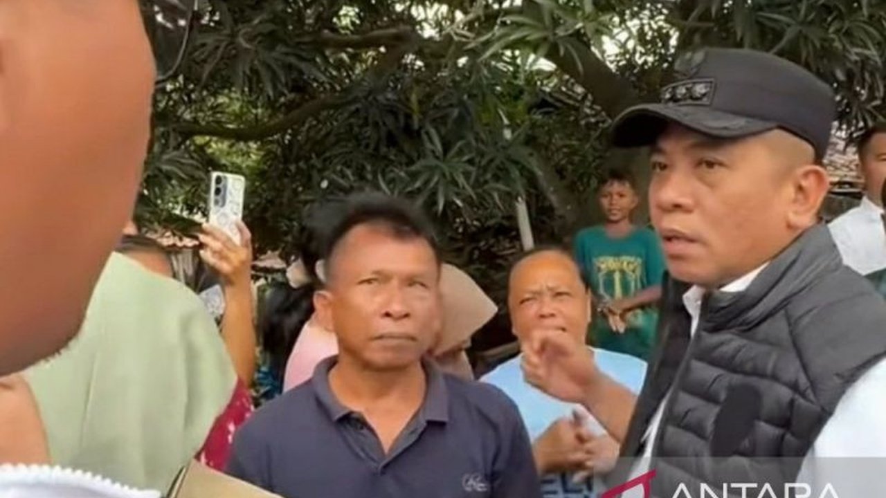 Bupati Karawang Aep Syaepuloh mengumumkan bahwa banjir di sejumlah wilayah Karawang mulai surut, namun beberapa desa masih terendam. Kondisi banjir Karawang mulai membaik, meski kewaspadaan tetap dibutuhkan.