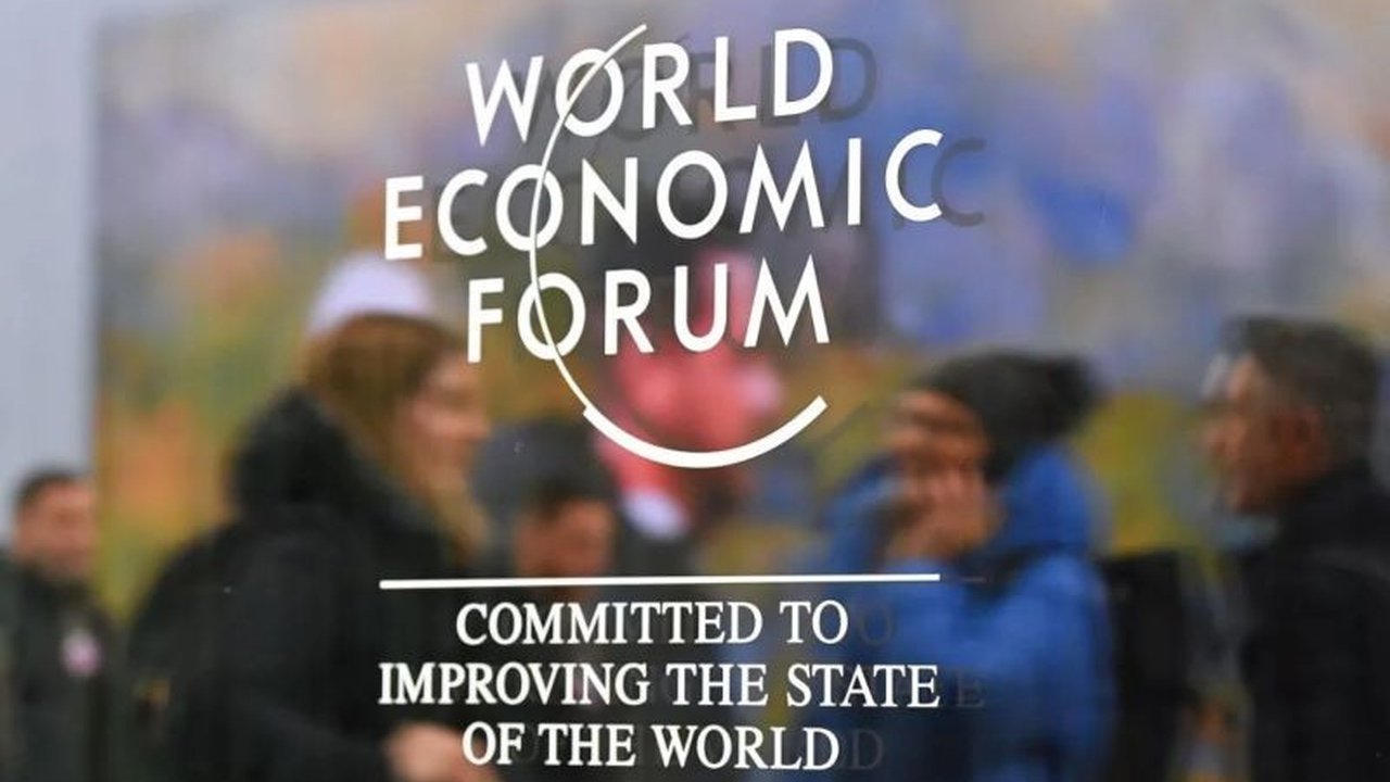 Rencana pertemuan antara Presiden Amerika Serikat Donald Trump dan Kanselir Jerman Friedrich Merz di Forum Ekonomi Dunia (WEF) Davos terancam batal pada 21 Januari 2026 menyusul penundaan penerbangan Trump. Penundaan ini menimbulkan ketidakpastian besar t