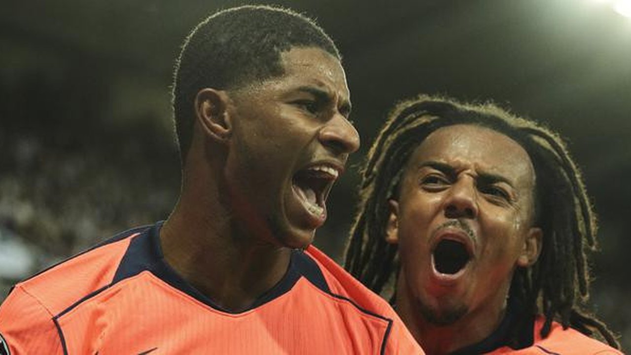 Marcus Rashford mencetak dua gol kemenangan Barcelona atas Newcastle United pada fase liga Liga Champions 2025/2026 di St's James Park, Jumat (19/9/2025). (AP/Jon Super)
