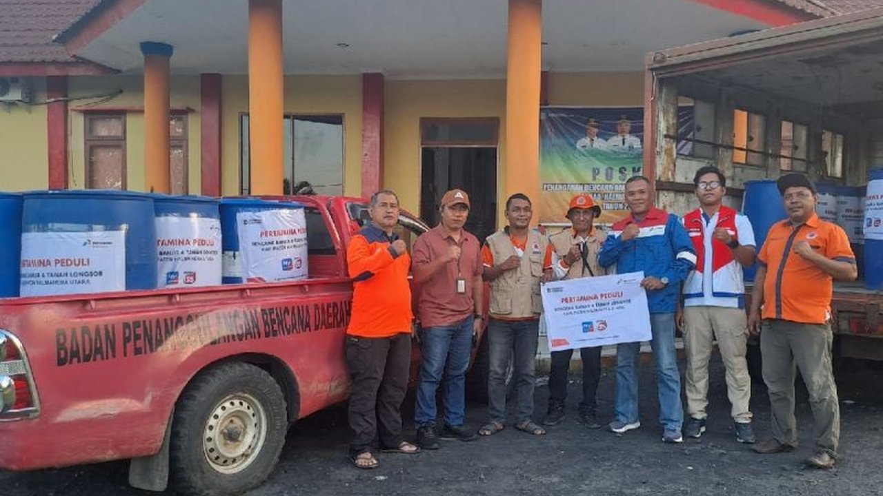 PT Pertamina Patra Niaga Regional Papua Maluku menyalurkan 4.000 liter BBM untuk pemulihan banjir Halmahera Utara. Ini wujud komitmen Bantuan Pertamina Halut Utara bagi korban bencana.
