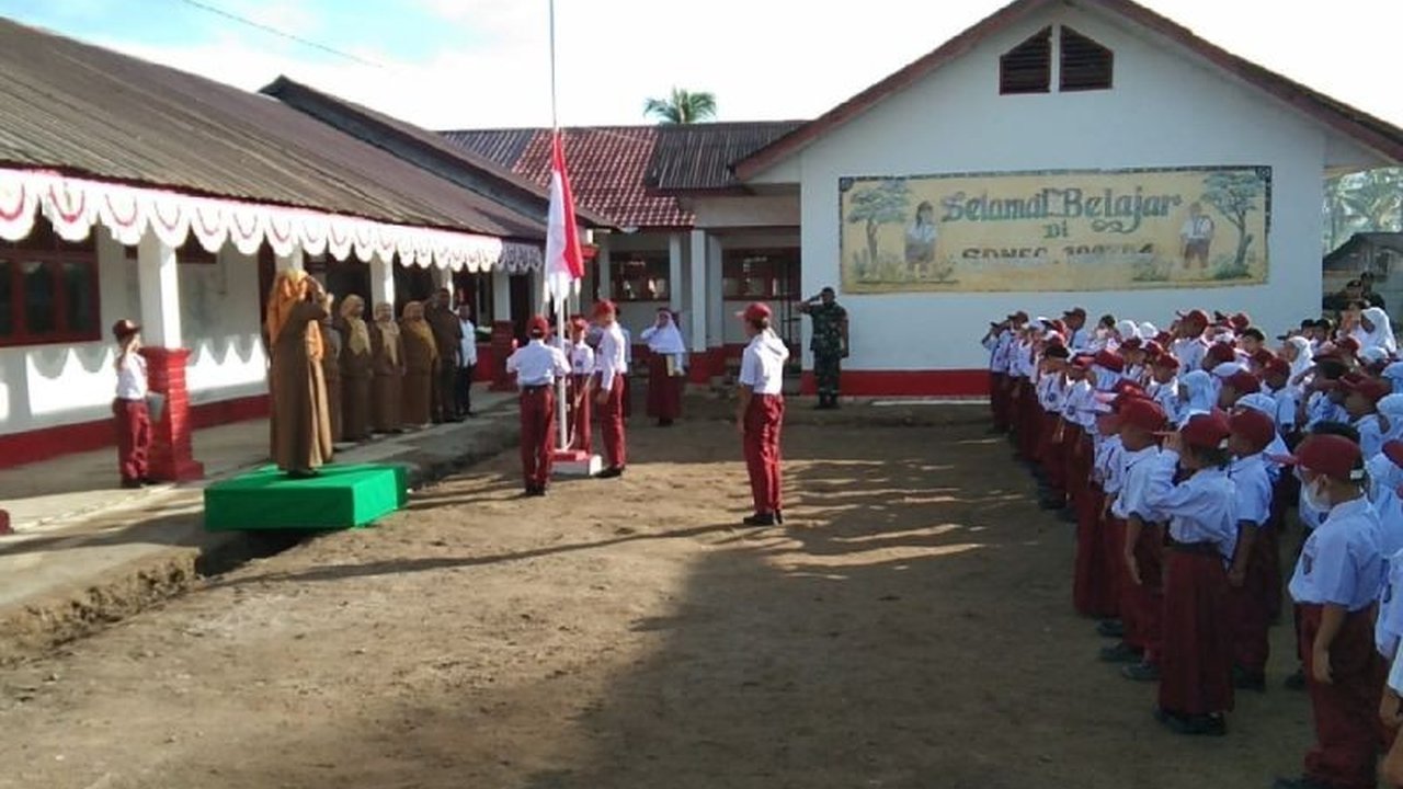 Satgas Kodam I/Bukit Barisan telah menuntaskan pembersihan SDN 100704 Hutagodang, Tapanuli Selatan, dari dampak bencana. Upaya TNI Bersihkan Sekolah Tapsel ini demi memastikan kegiatan belajar mengajar pulih segera.