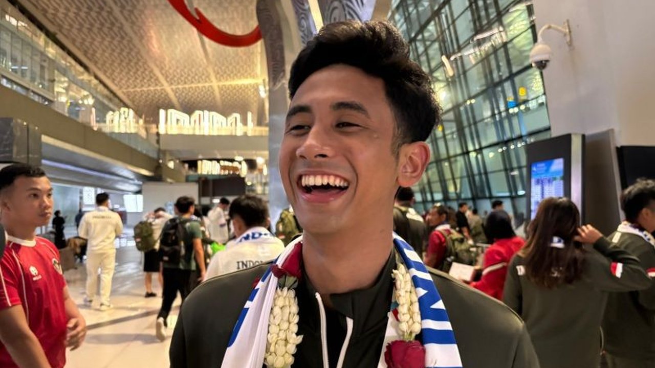 Pebulu tangkis tunggal putra Alwi Farhan menunjukkan kondisi fisik prima di Indonesia Masters 2026, siap melangkah jauh setelah pulih dari ketidaknyamanan kaki pasca Malaysia Open.