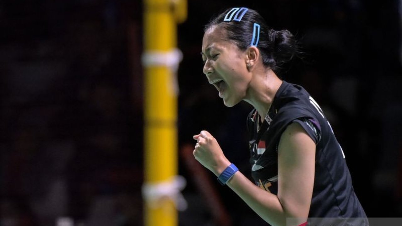 Putri Kusuma Wardhani, pebulu tangkis tunggal putri Indonesia, mendapatkan kenaikan pangkat Briptu dari Polri berkat prestasinya di SEA Games 2025, memicu semangatnya mengharumkan nama instansi.