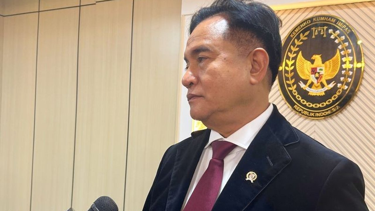 Wacana menempatkan Polri di bawah kementerian seperti Kemenhan yang menaungi TNI, kini menjadi pembahasan serius dalam Komisi Percepatan Reformasi Polri. Apa saja argumennya?