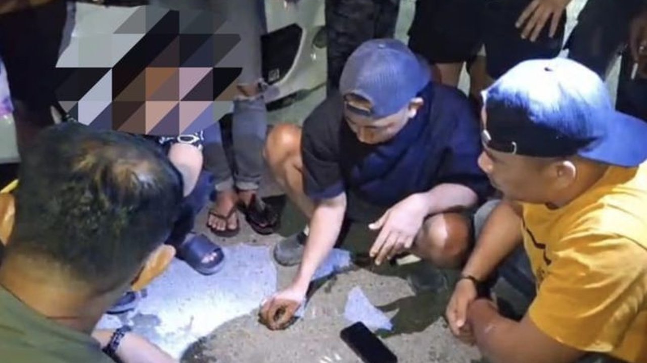 Satresnarkoba Polresta Kendari berhasil membekuk seorang buruh harian lepas yang diduga menjadi pengedar sabu. Penangkapan ini mengungkap jaringan peredaran sabu Kendari dengan total belasan gram barang bukti.