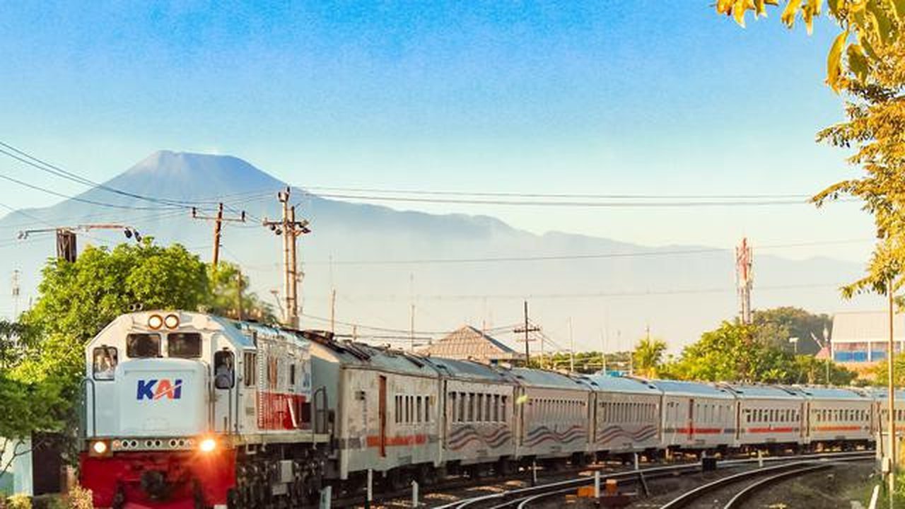 KAI terus melakukan penanganan prasarana secara intensif di titik-titik terdampak dengan mengerahkan ratusan personel prasarana dan operasional seiring lintasan kereta di Daop 4 Semarang dan