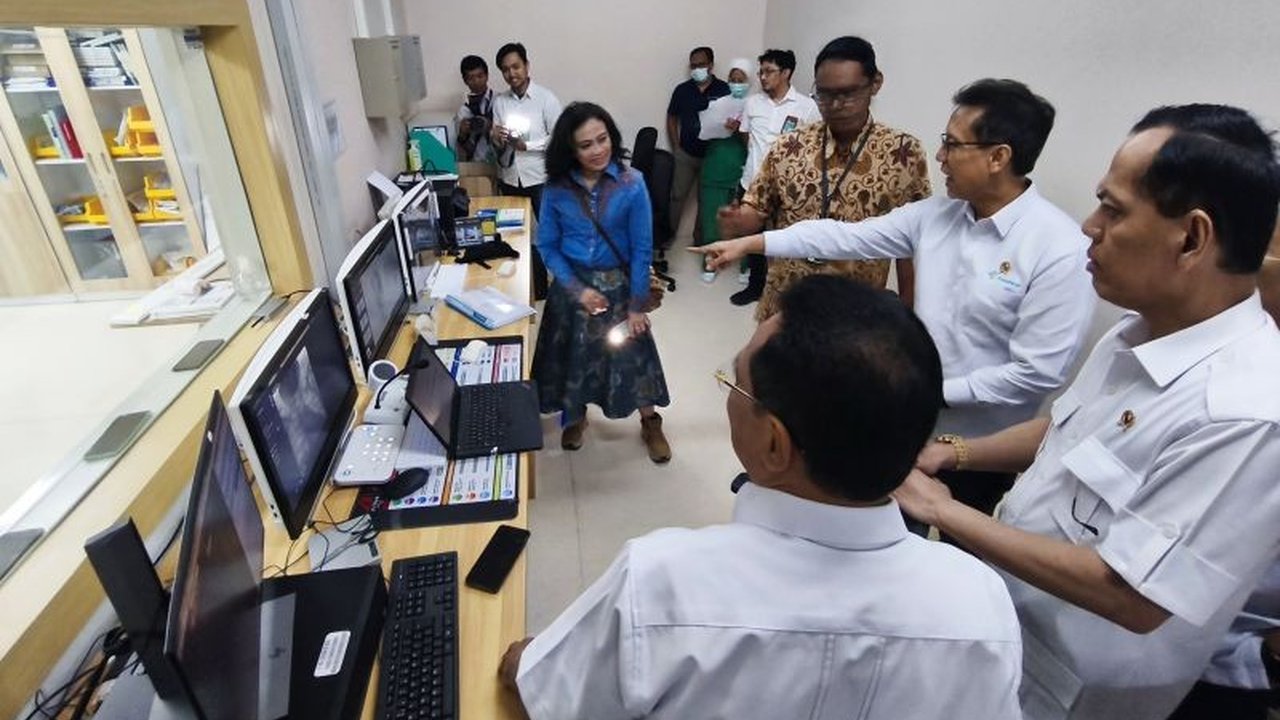 Kementerian Kesehatan (Kemenkes) menggalakkan program akselerasi kompetensi dokter spesialis melalui fellowship satu tahun untuk mengejar ketertinggalan layanan kesehatan nasional dan memenuhi kebutuhan tenaga ahli.