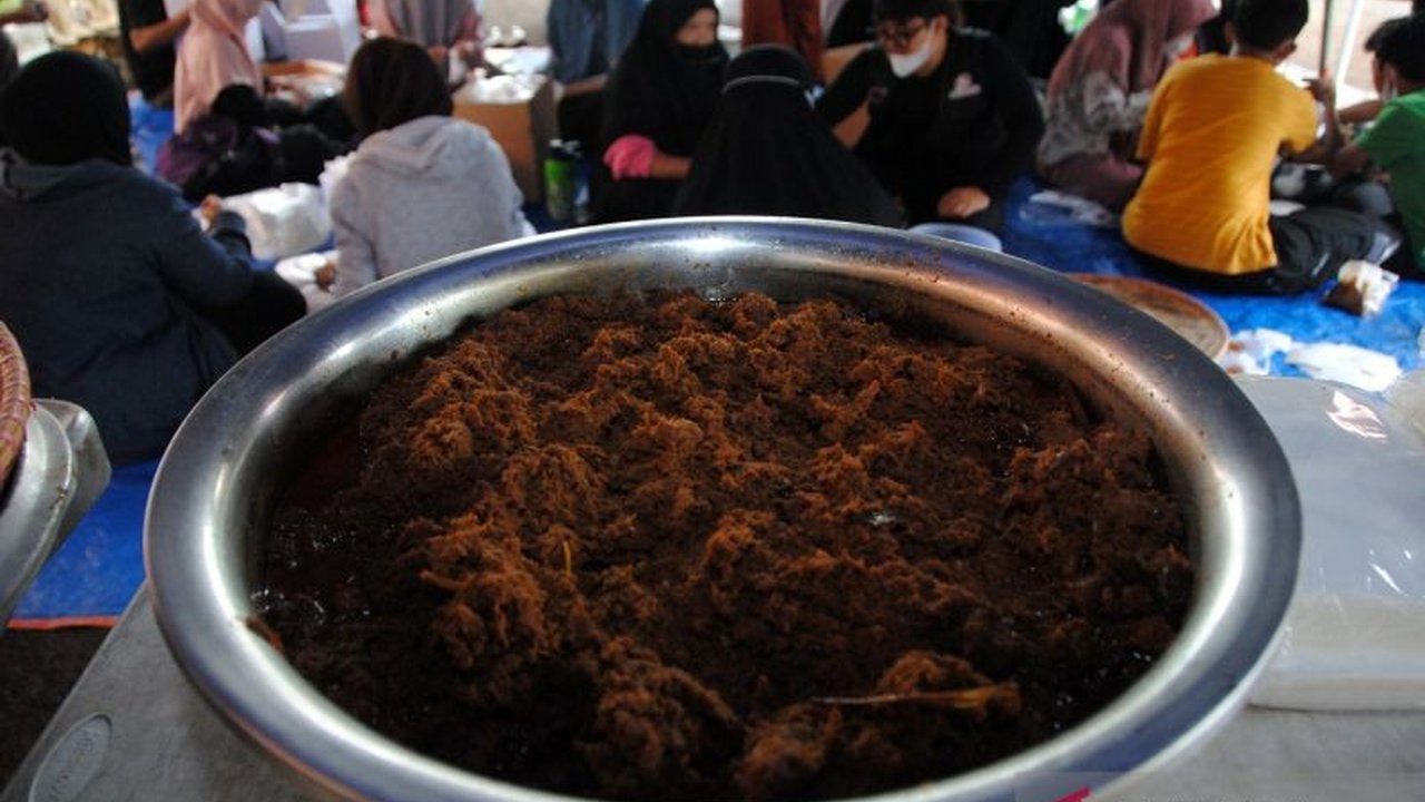 Dr. Rita Ramayulis, ahli gizi terkemuka, membagikan tips penting cara menyimpan makanan agar nutrisi tetap terjaga, hindari pemanasan berulang yang merusak zat gizi.