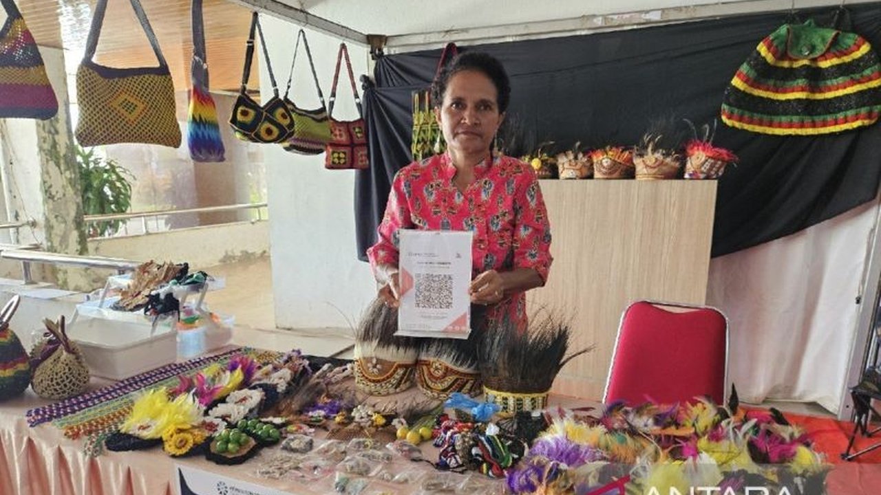 Bank Indonesia (BI) Papua mencatat lonjakan signifikan dalam **transaksi QRIS Papua** sepanjang tahun 2025, mencapai puluhan juta transaksi dengan nilai miliaran rupiah, menandakan adopsi pembayaran digital yang kian masif di Bumi Cenderawasih.