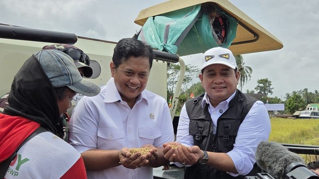 Kementerian Transmigrasi (Kementrans) mengucurkan bantuan Rp100 juta untuk Koperasi Kelompok Petani Desa Telang Rejo, Banyuasin, guna memperkuat kelembagaan ekonomi petani dan mendukung ketahanan pangan nasional.