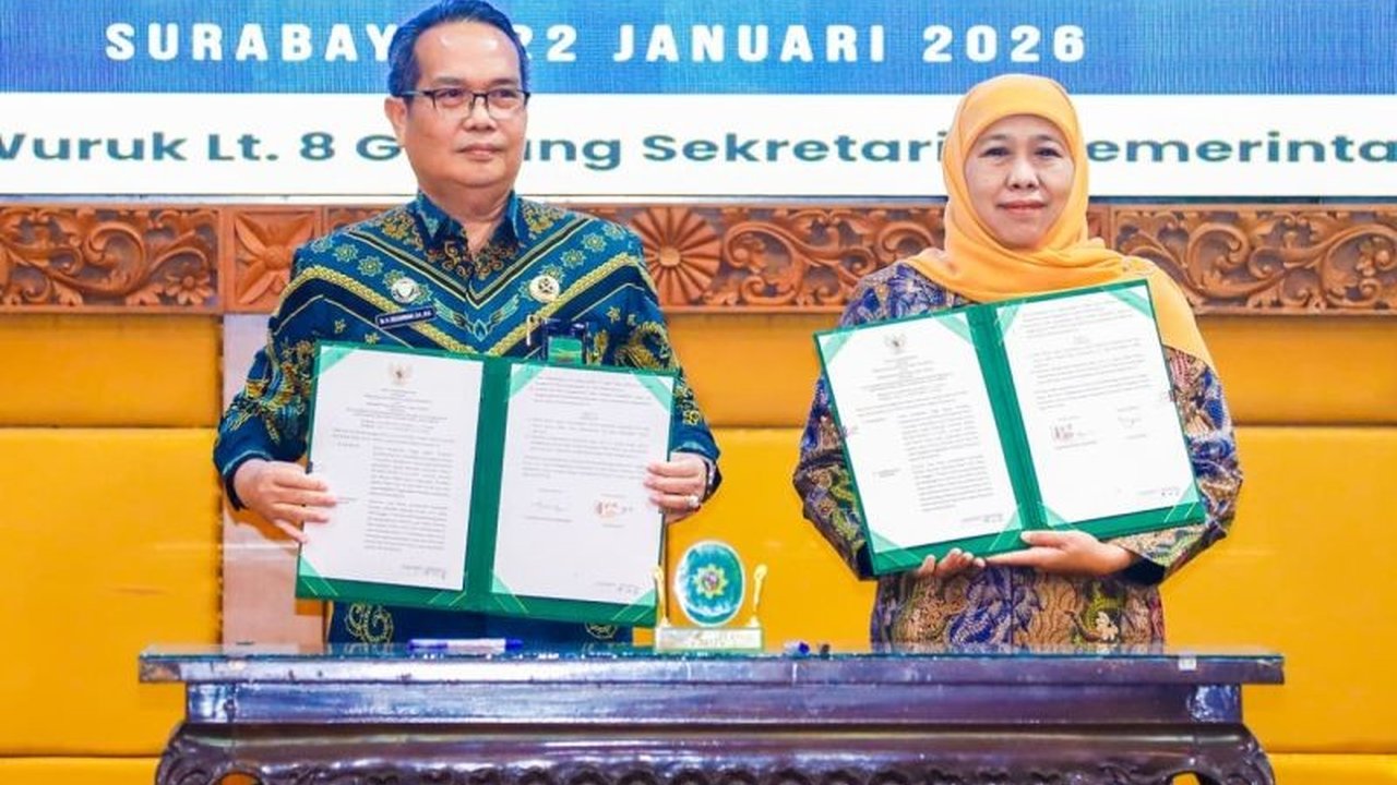 Gubernur Khofifah Indar Parawansa dan PTA Surabaya meneken Nota Kesepakatan untuk memperkuat kepastian hukum keluarga dan ketahanan masyarakat Jawa Timur, termasuk melalui aplikasi digital Satira Majapahit Juara.