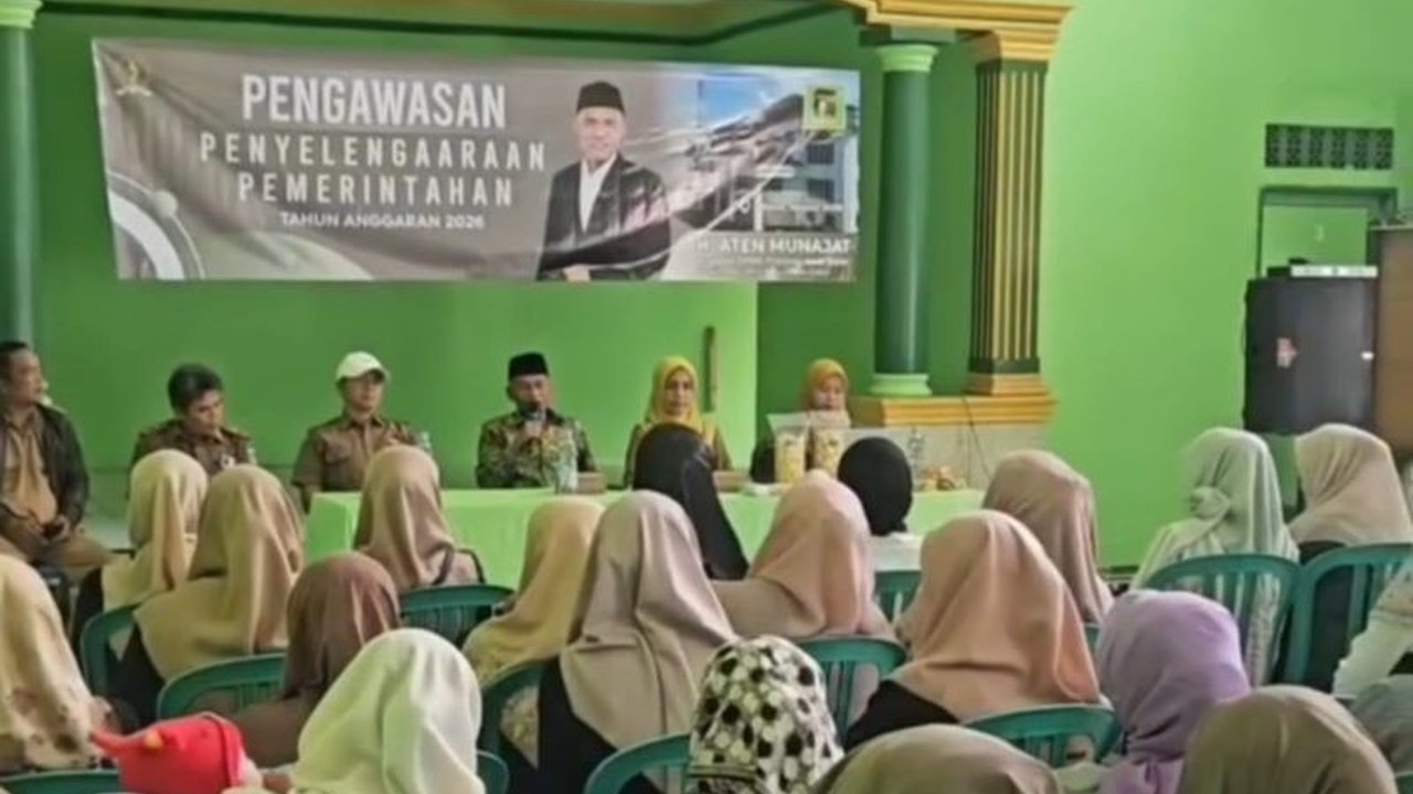 Anggota Komisi V DPRD Provinsi Jawa Barat, Aten Munajat, melakukan pengawasan legislator Jabar di Garut untuk memastikan tata kelola pemerintahan transparan dan berpihak pada masyarakat. Simak detailnya!