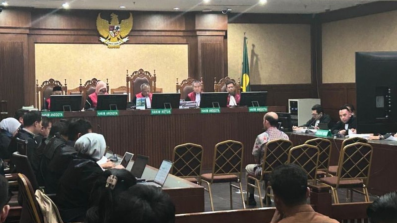 Mantan Wakil Menteri ESDM Arcandra Tahar mengaku tidak mengetahui optimalisasi hilir tata kelola minyak mentah PT Pertamina (Persero) saat menjadi saksi dalam sidang kasus dugaan korupsi, menimbulkan pertanyaan besar mengenai pengawasan di sektor energi.