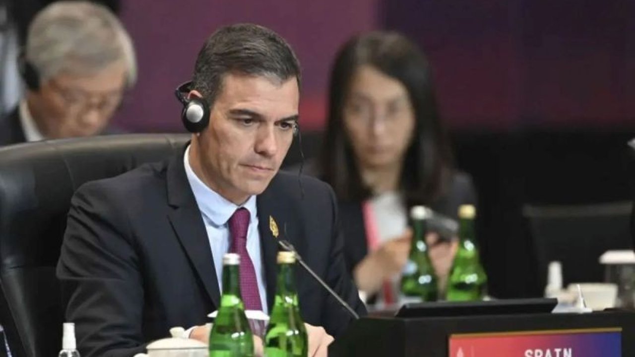 Perdana Menteri Spanyol Pedro Sanchez menyatakan kesiapan negaranya untuk mengirim pasukan perdamaian ke Palestina, sebuah langkah yang mengindikasikan dukungan terhadap solusi dua negara. Kapan Spanyol Kirim Pasukan Perdamaian Palestina?