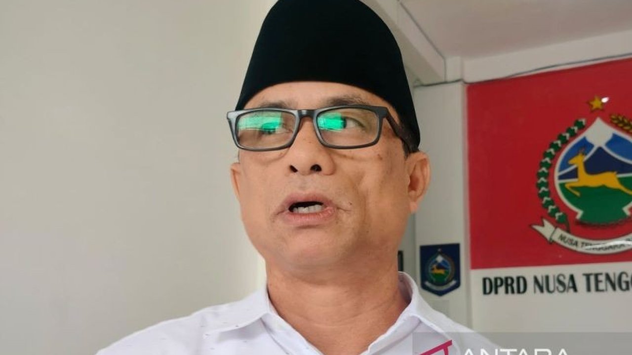 Anggota DPRD Nusa Tenggara Barat (NTB) mendesak pemutusan kontrak dan memasukkan PT Amar Jaya Pratama ke daftar hitam (blacklist) menyusul molornya pengerjaan proyek Jalan Lenangguar-Lunyuk di Sumbawa, memicu pertanyaan tentang efektivitas pengawasan angg